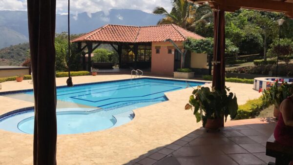 Imagen de WhatsApp 2025-11-04 a las 14.17.02_62fb199b Finca – Seyma C/D Noche